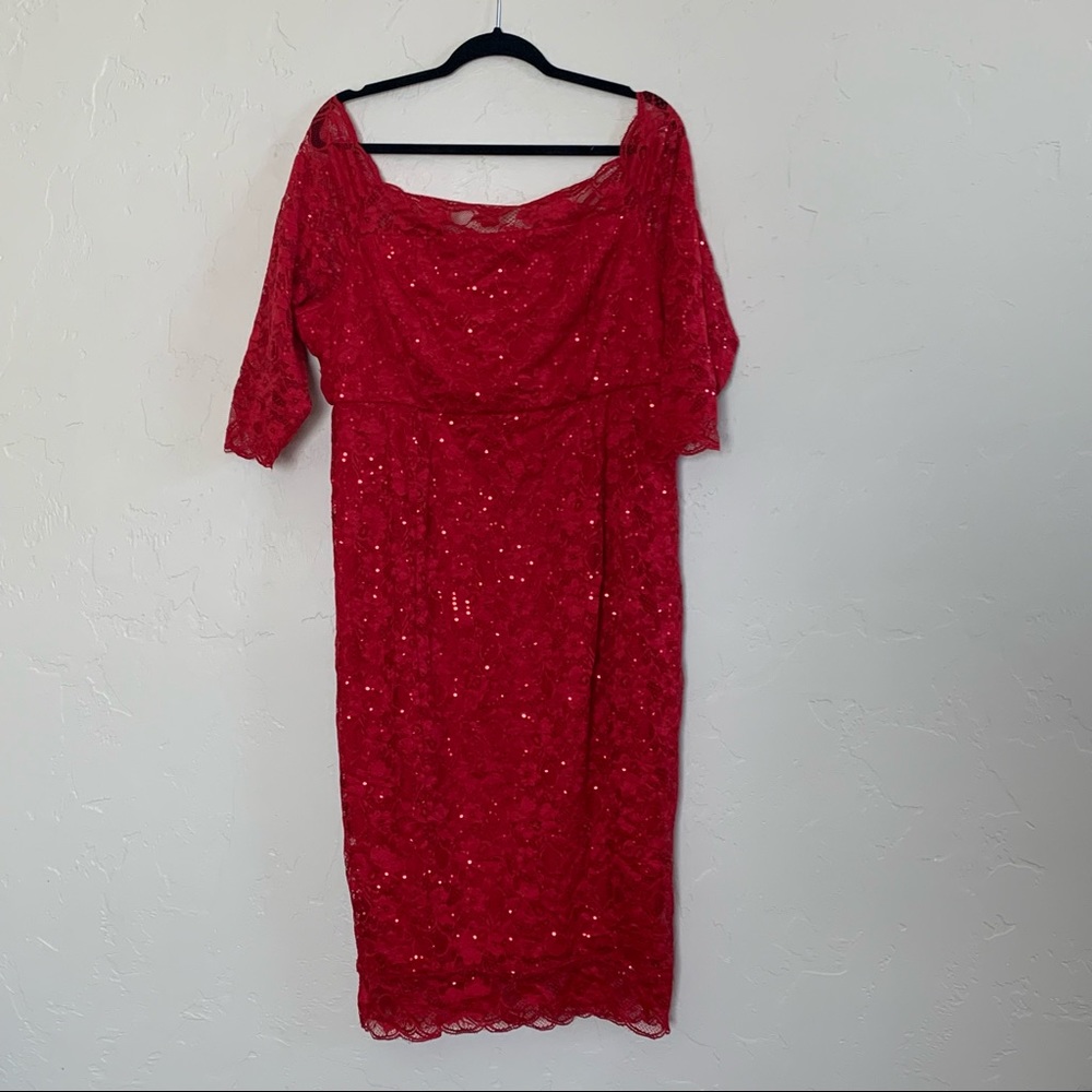 Lace bodycon off the shoulder dress